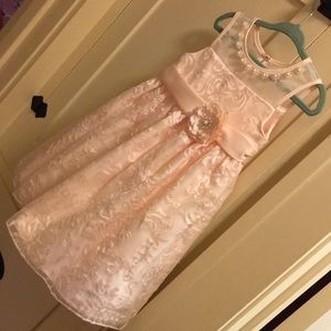 🌸BEAUTIFUL 2T DRESS🌸